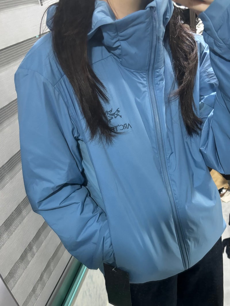 아크테릭스 아톰 LT 후디 스톤워시 사이즈 M, 163/53 코디 팁 — 사진 3