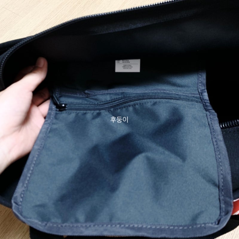 나이키 X 스투시 토트백, 넉넉한 수납과 가벼움 — 사진 3
