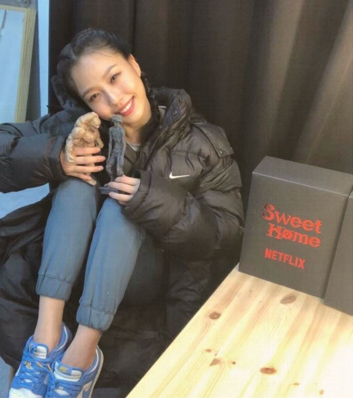 나이키 덩크로우 코스트 하늘색 스니커즈, 발볼 넓은 착용 후기 — 사진 3