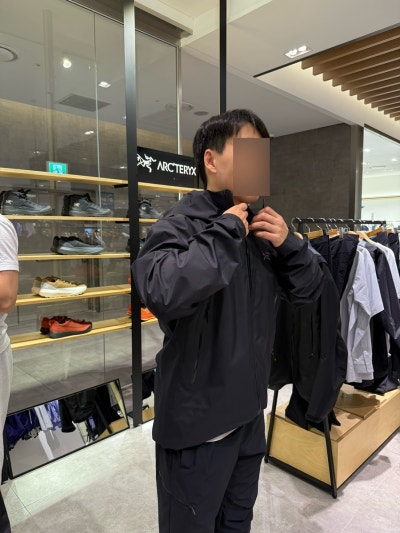 아크테릭스 베타SL 자켓 2년 착용, 어깨 넓은 여성 사이즈 추천 — 사진 4