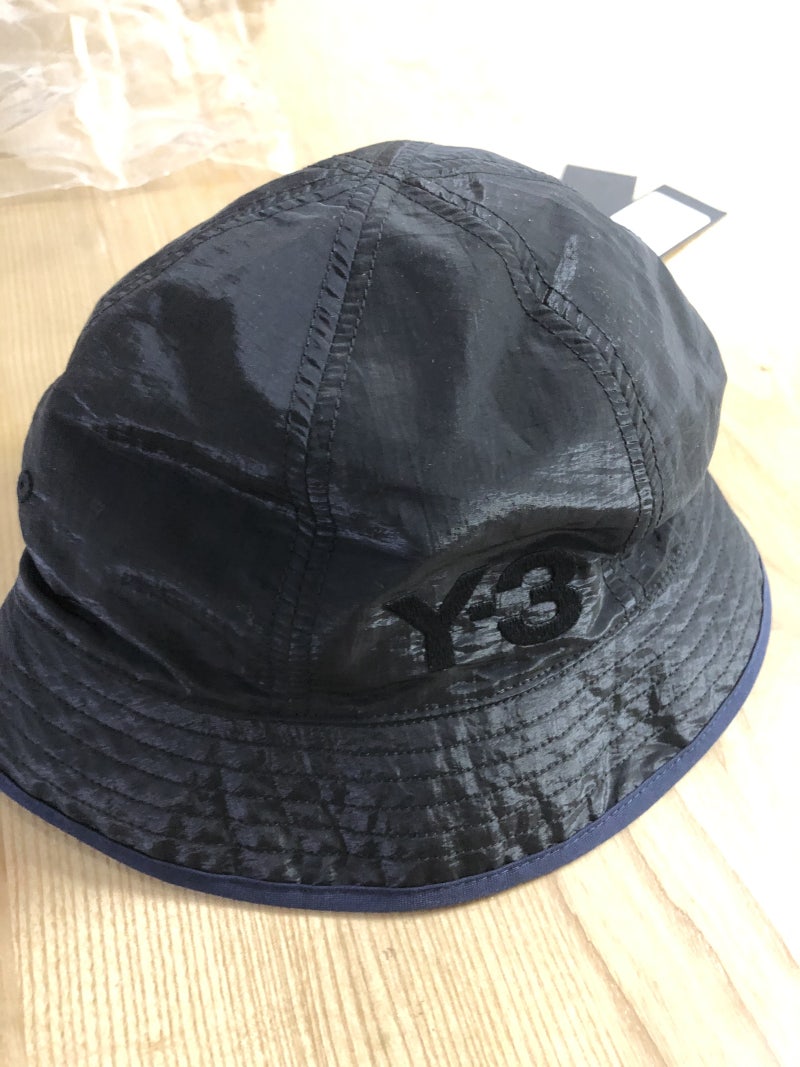 Y-3 버킷햇, 나일론 혼방 소재와 리버서블 디자인 후기 — 사진 3