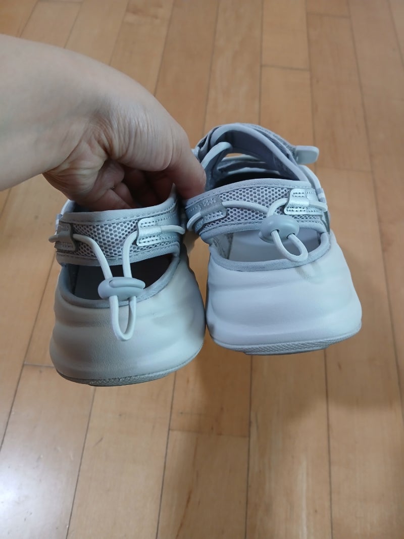 아디다스 오즈웨이브 샌들 실버 사이즈 팁 및 착화감 후기 — 사진 5