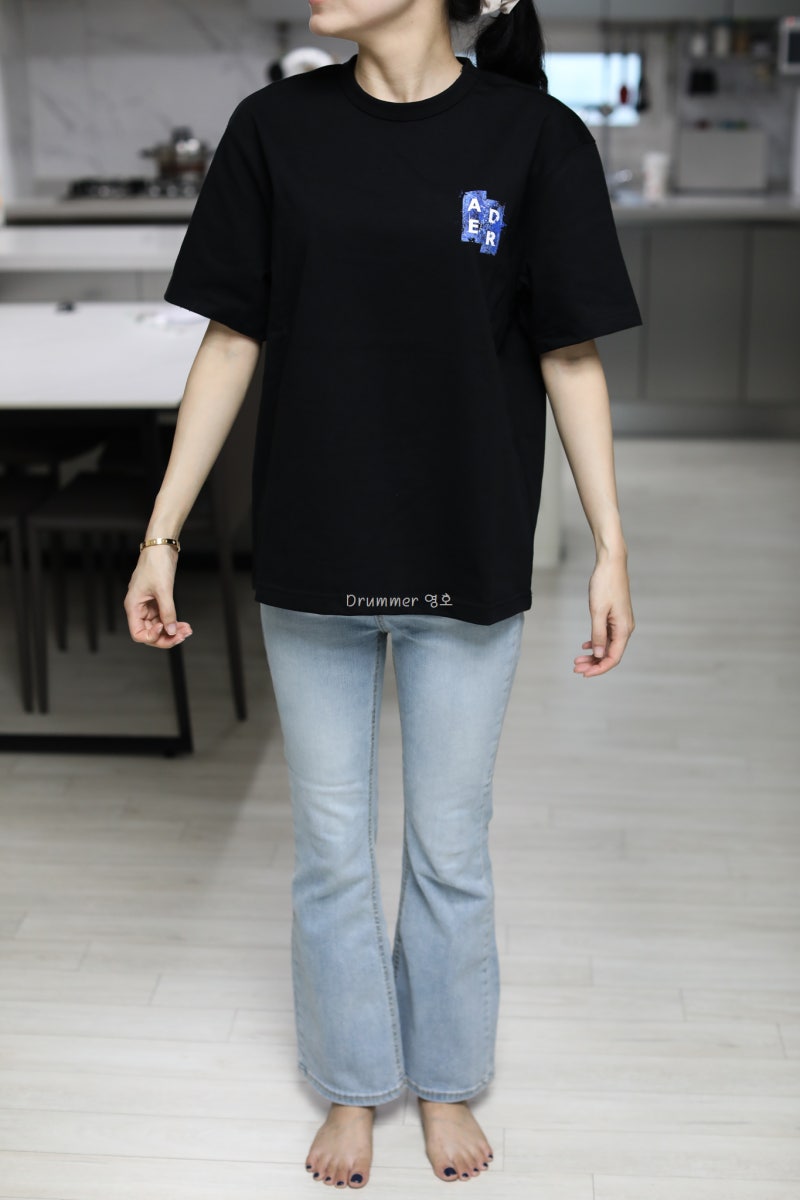 아더에러 티셔츠 06 느와르 사이즈 및 착용감 후기 — 사진 3